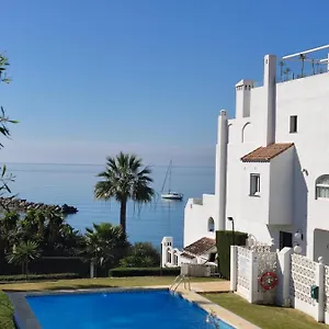 Front Sea View Penthouse Estepona